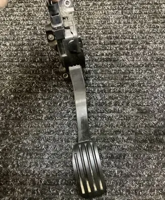 Ford Mondeo MK IV Accelerator throttle pedal 6G929F836RD 02032011 6PV010834