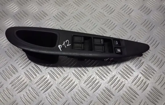Nissan Primera Front door window switch trim 25401AV640