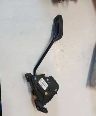 Volvo XC90 Accelerator throttle pedal 30683519