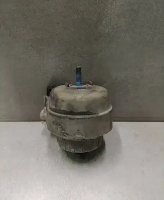 Engine mount bracket