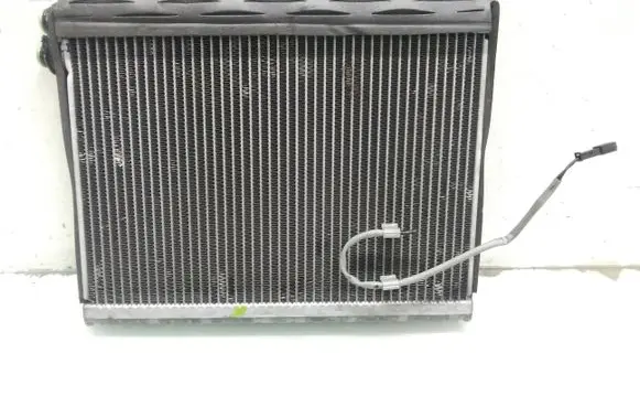 Land Rover Discovery 3 - LR3 Air conditioning (A/C) radiator (interior) 