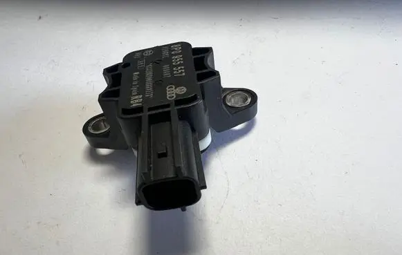 Audi A3 S3 A3 Sportback 8P Airbag deployment crash/impact sensor 8P0955557 080807 020602