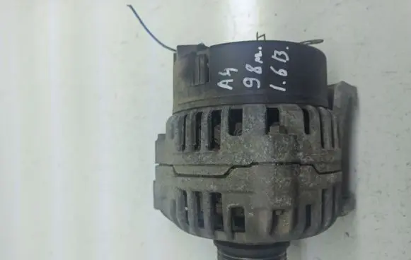 Audi A4 S4 B5 8D Generator/alternator