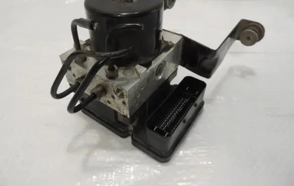 Ford Kuga II ABS Pump CV612C405AH