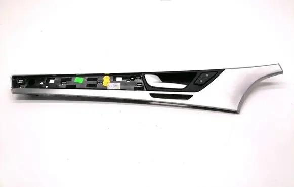 Audi A8 S8 D4 4H Front door trim bar 4H0867101