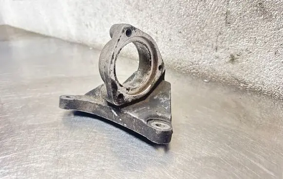 Opel Insignia A Driveshaft support bearing bracket 13219107