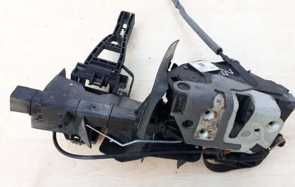 Ford Focus Front door lock BM5AA21813AC BM5AA21813AF 5268021