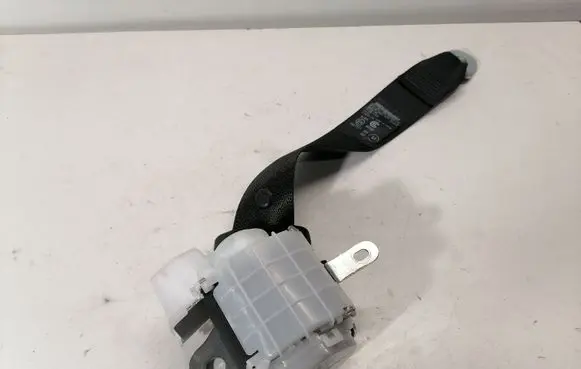 Lexus RX 450H Middle seatbelt (rear) 00812001