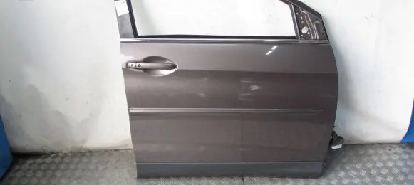 Honda CR-V Front door