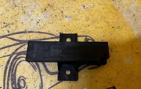Porsche Cayenne (9Y0 9Y3) Keyless (KESSY) go control unit/module 4M0907247