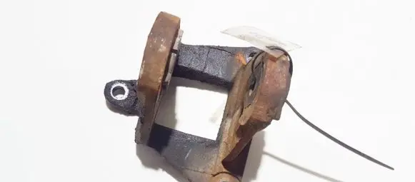 Ford Mondeo MK II Engine mounting bracket w097a w-097-a
