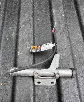 Volvo S90, V90 Pedestrian airbag 31688051