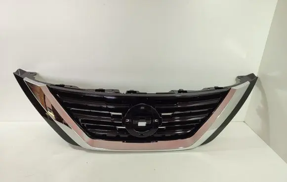 Nissan Altima Front bumper upper radiator grill 623102GF0B