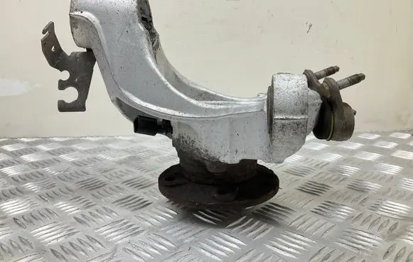 Volkswagen PASSAT B8 Front wheel hub 5Q0407257A WHT003861