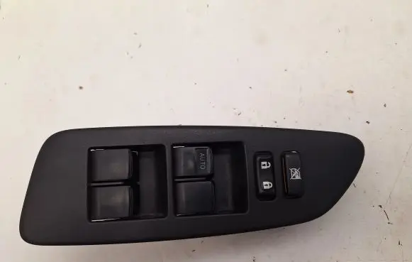 Toyota Auris 150 Electric window control switch 8482002210 7423202550