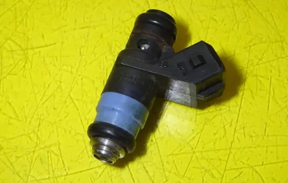 Renault Megane II Fuel injector H132254