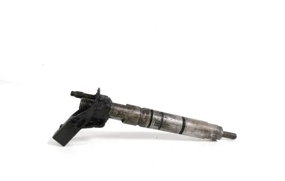 Mercedes-Benz CLS C218 X218 Fuel injector A6420701187
