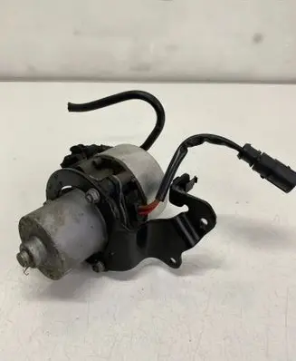 Audi Q3 F3 Vacuum pump 5Q0612181