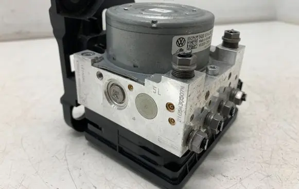 Volkswagen PASSAT B8 ABS Pump 5Q0614517GD