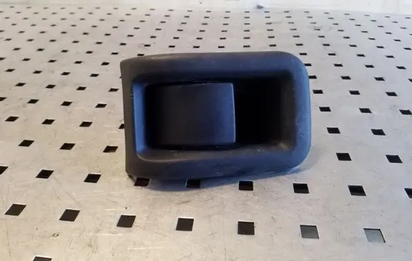 Engine bonnet (hood) release handle