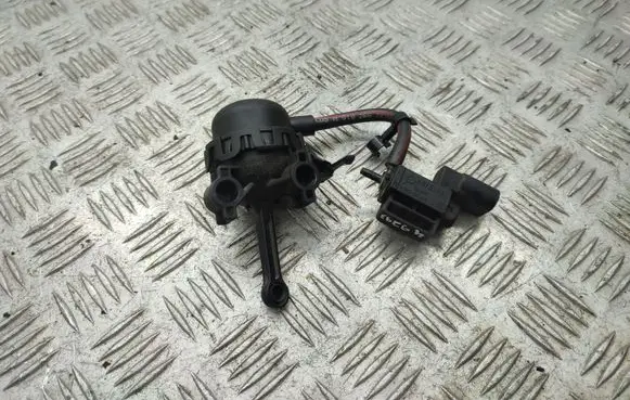 Audi Q5 SQ5 Turbo solenoid valve 037906283C