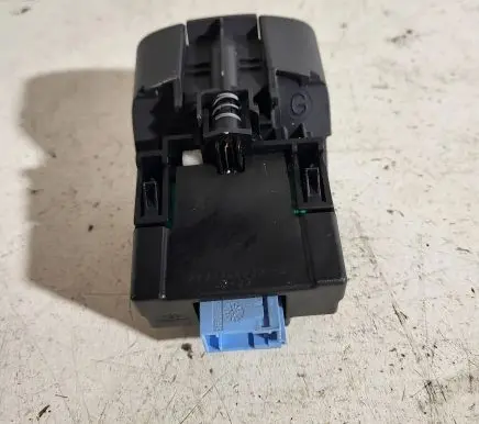 Renault Espace - Grand espace IV Hand parking brake switch 8200048590 99184