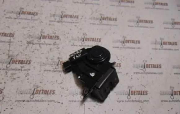 Toyota Avensis T270 Tailgate exterior lock 