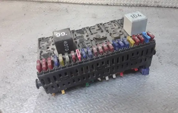 Volkswagen Transporter - Caravelle T4 Fuse module 357937039