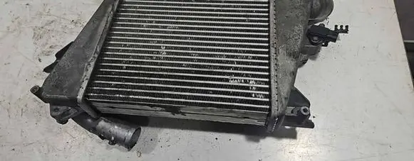 Nissan X-Trail T30 Intercooler radiator D2053B17