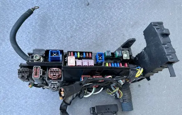 Nissan Patrol Y61 Other control units/modules 24388VC700 24381VB000 2438020V00