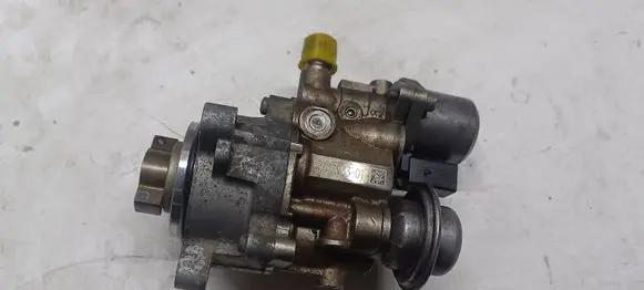 BMW 5 F10 F11 Fuel injection high pressure pump 7613933