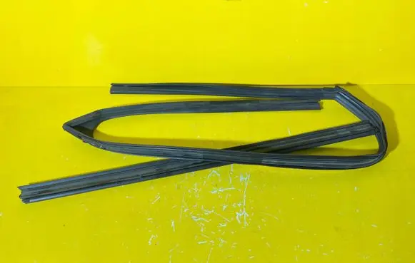 Mazda CX-5 II Rubber seal loading door KB7W73605
