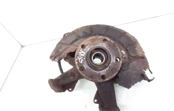 Skoda Octavia Mk2 (1Z) Front wheel hub spindle knuckle
