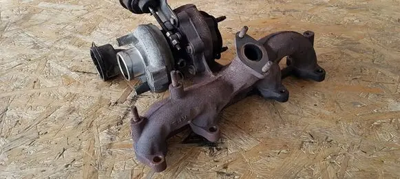 Skoda Fabia Mk2 (5J) Turbo 038253014B BV39A0019