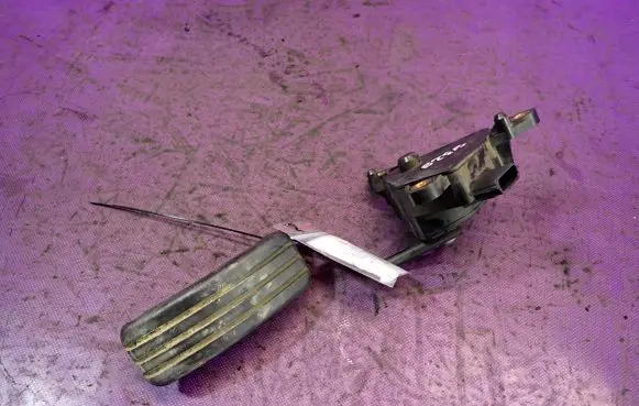 Renault Scenic II - Grand scenic II Accelerator throttle pedal 8200159645