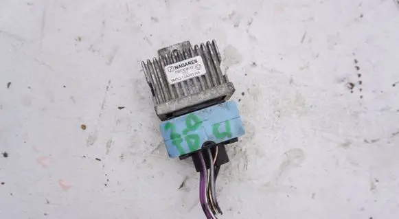 Ford C-MAX II Glow plug pre-heat relay 12A343