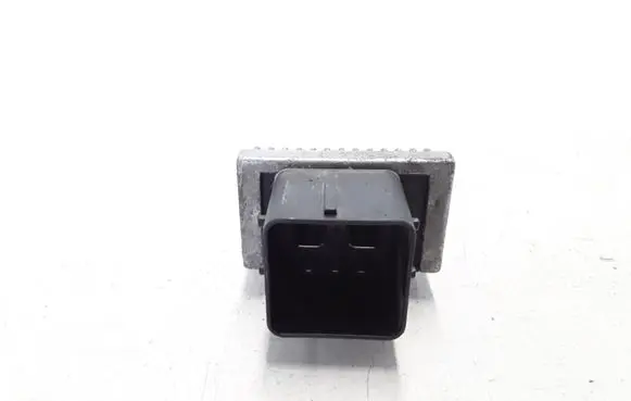 Renault Master III Glow plug pre-heat relay 8200859243