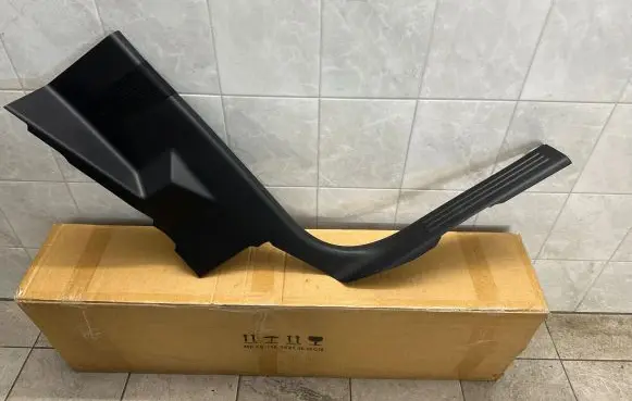 Ford Ranger IV Rear sill trim cover N1WB-E31007-A