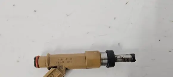 Toyota Prius (XW30) Fuel injector 2325037010