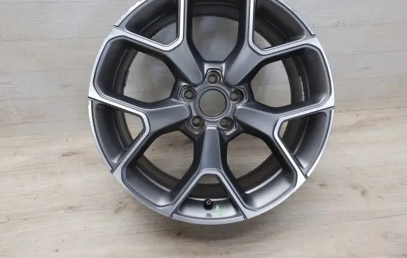R19 alloy rim