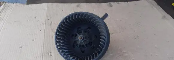 Volkswagen Touran I Heater fan/blower 1K1820015F