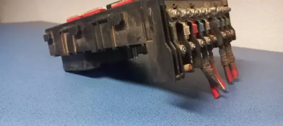 Volkswagen PASSAT B6 Fuse module 3C0937125