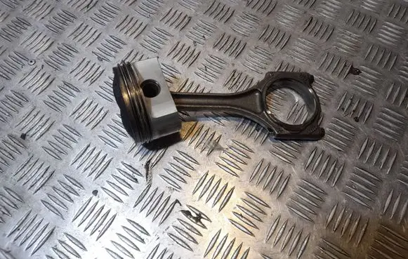 Audi A8 S8 D4 4H Piston 84P43