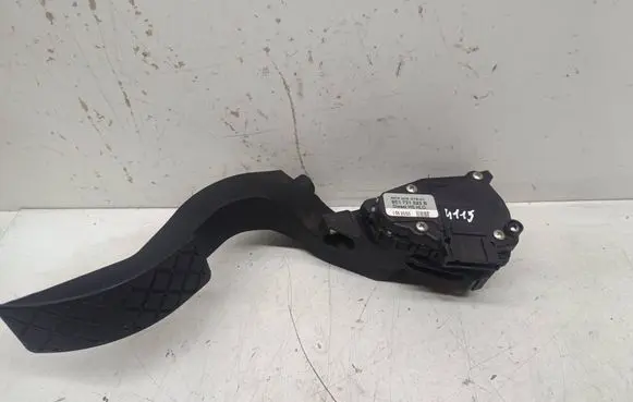 Audi A4 S4 B7 8E 8H Accelerator throttle pedal 8E1721523B 6PV00837601
