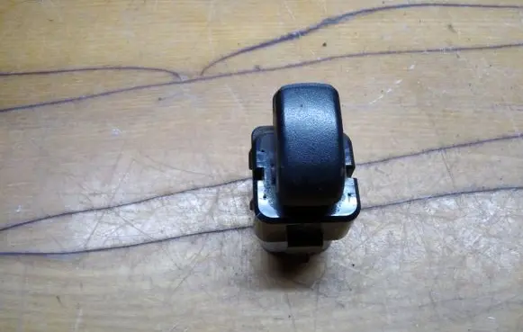 Mitsubishi Space Wagon Electric window control switch 4413067