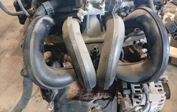 Toyota Yaris Intake manifold