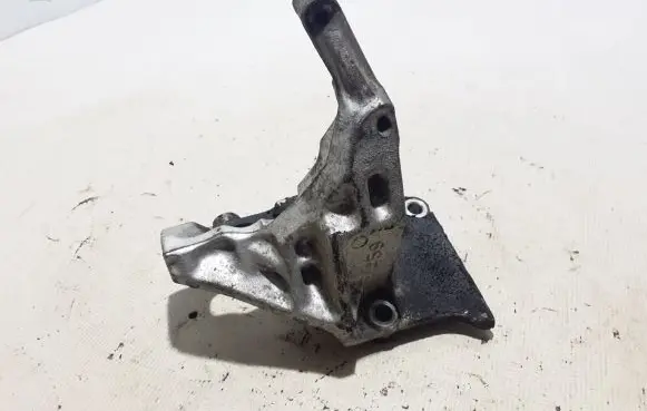 Toyota Land Cruiser (J120) Engine mounting bracket 246260459