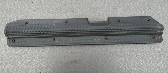 Nissan Patrol Y60 Front sill trim cover 7695206J00 7695206J01