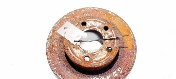 Opel Astra H Rear brake disc neventiliuojamas