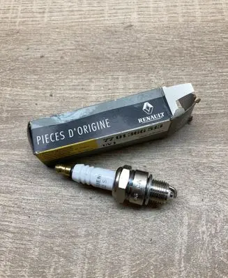 Renault 12 Spark plug 7701366513